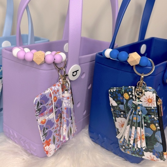 BOGG BAG Handbags - NWT Boho Wristlet Combo Lavender Floral OS